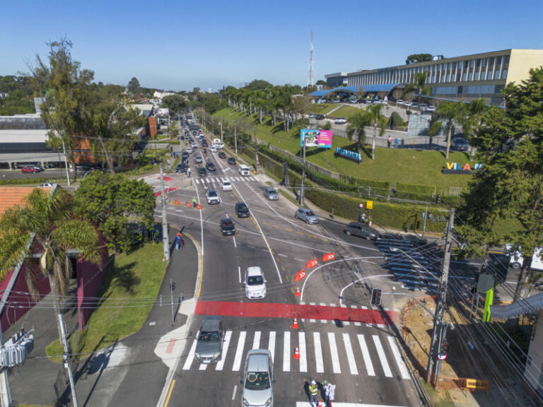 Segunda etapa de binário implantado pela Prefeitura de Curitiba traz mais segurança e fluidez ao trânsito no São Lourenço