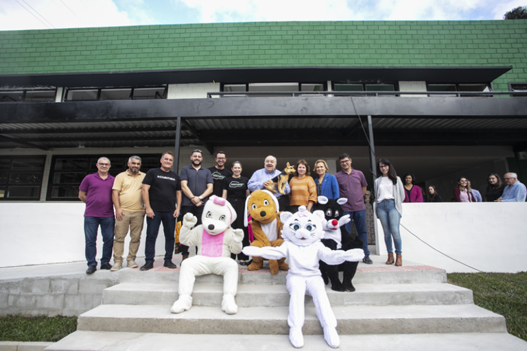 Prefeito Rafael Greca e Eduardo Pimentel inauguram o primeiro Hospital Veterinário Municipal de Curitiba