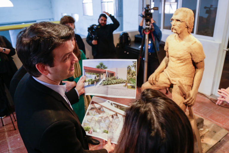 Prefeitura de Curitiba prepara escultura em homenagem a Paulo Leminski