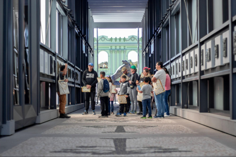 Programação do Memorial Paranista reúne oficinas criativas e atrações gratuitas em Curitiba