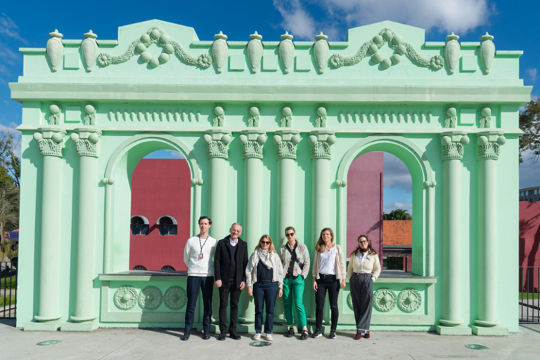 Comitiva do Museu Georges Pompidou visita Memorial Paranista em Curitiba