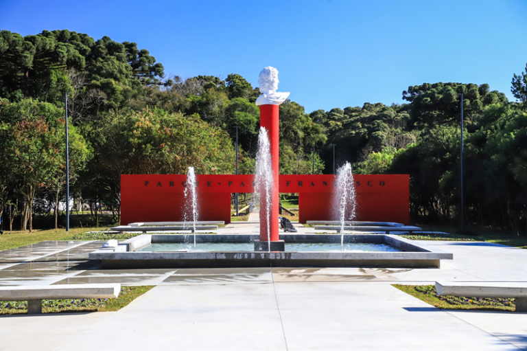 Prefeito Eduardo Pimentel inaugura o Parque Papa Francisco neste sábado com bênção de animais e microchipagem gratuita
