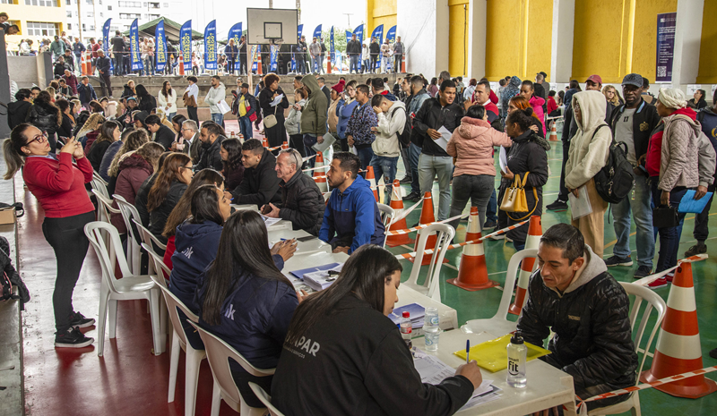 Mutirão de Empregos vai oferecer mais de 4 mil vagas esta semana em Curitiba. Foto: Levy Ferreira/SECOM