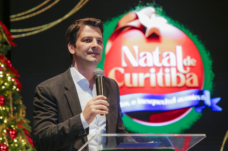 Prefeito Eduardo Pimentel apresenta a programação do Natal de Curitiba 2025 com o tema “Juntos, o inesquecível acontece”. Curitiba, 27/10/2025. Foto: Pedro Ribas/SECOM