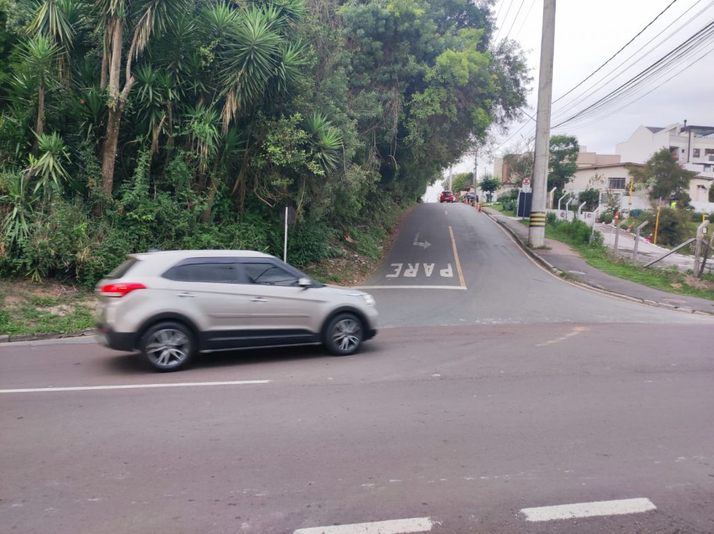 SETRAN realiza vistoria técnica na Rua Antonio Krainiski, no Abranches