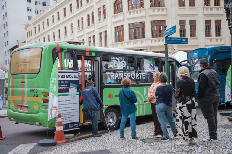 Urbs Móvel leva serviços do transporte à Praça Zacarias nesta terça-feira