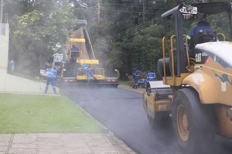 Requalificação do pavimento que a Prefeitura de Curitiba na rua Prodócimo Lago, no Bairro Taboão. Curitiba, 13/01/2026. Foto: Valquir Kiu Aureliano/SECOM