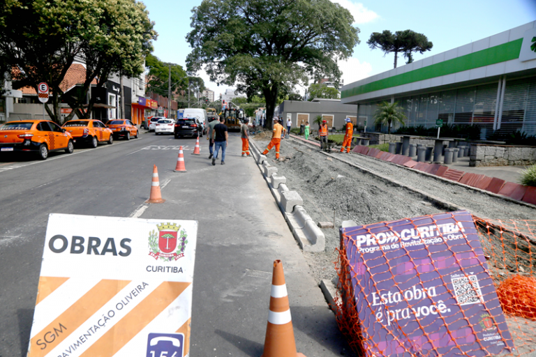 Prefeitura promove o reordenamento urbano na Rua Holanda para facilitar mobilidade