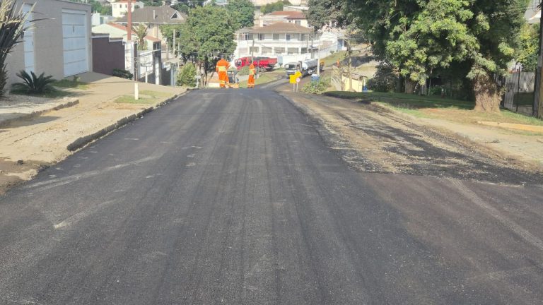 Asfalto novo beneficia ruas de quatro bairros da Regional Boa Vista; confira quais são