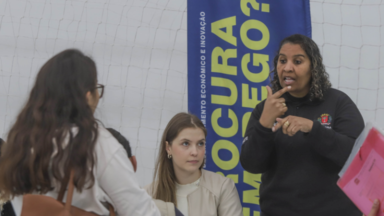 No Setembro Azul, Prefeitura de Curitiba oferece lazer, cultura e inclusão para pessoas surdas