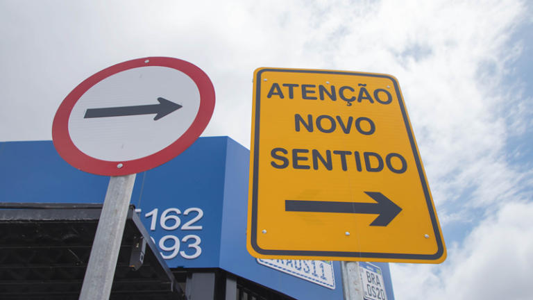 Rua do Santa Cândida terá mudança de sentido para segurança na região de colégio